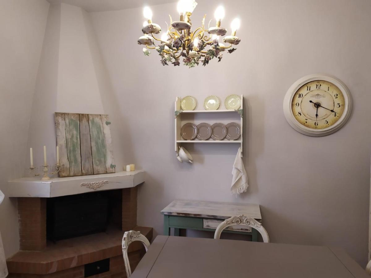 Вилла Borgo Antico Лари Экстерьер фото