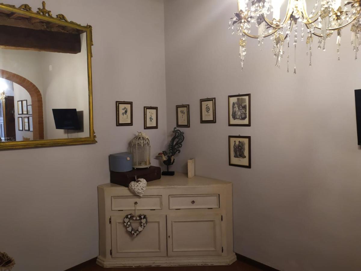 Вилла Borgo Antico Лари Экстерьер фото